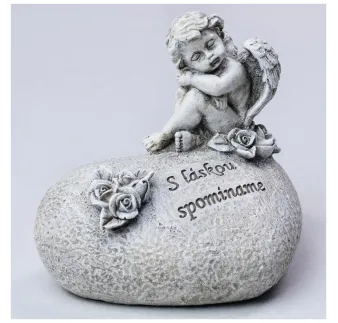 Anjel na srdci, polyresin, 11 cm