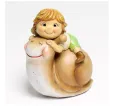 Chlapček na slimákovi, polyresin, 11,5 cm